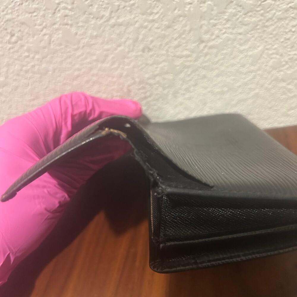 Louis Vuitton Epi Sarah Wallet Black with COA - Picture 12 of 12